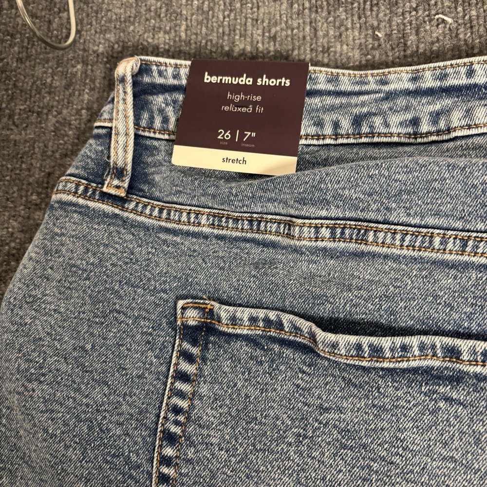 Ava & Viv Womens Plus Size 26 Bermuda Shorts High Rise Relaxed Stretch Denim NWT - Picture 4 of 10